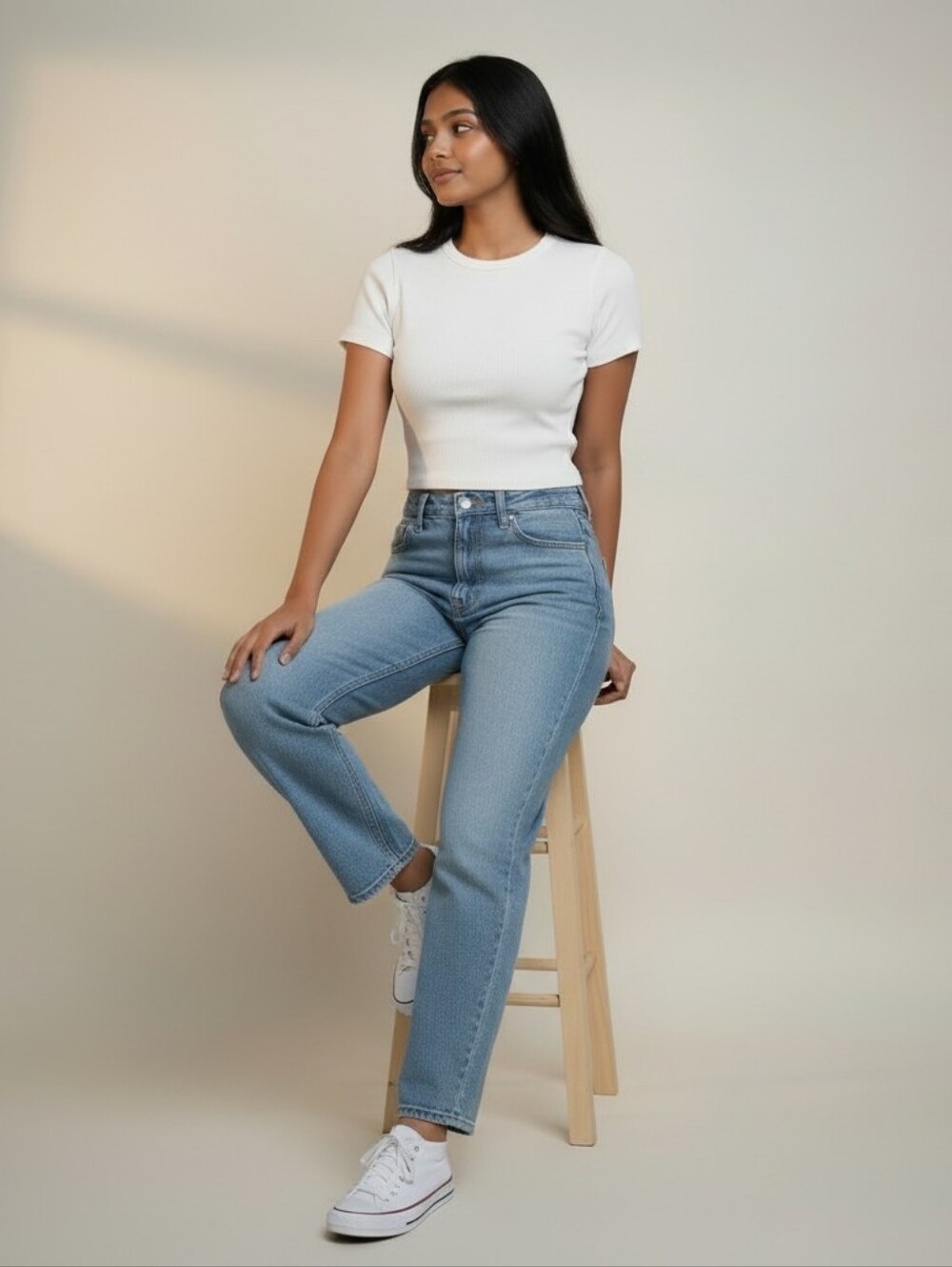 🙌 Divided Babydoll Short-Sleeve White Crew Tee - Classic Everyday Top